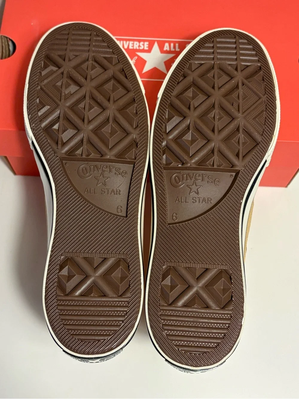 Converse item description
